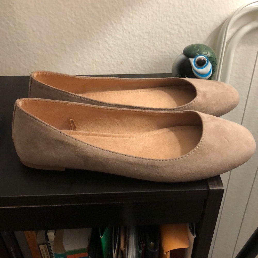 Tan Never Worn Old Navy flats